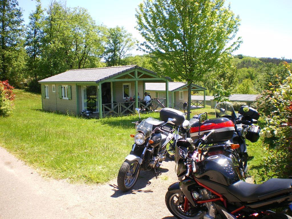 Cottages Du Lac De Miel Beynat Esterno foto