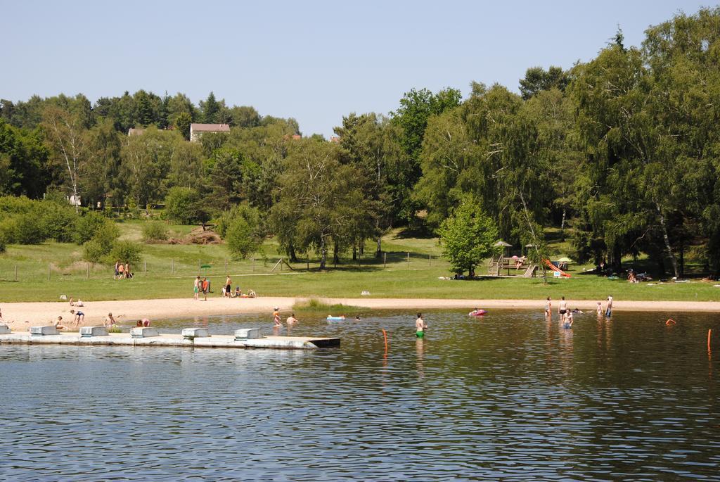 Cottages Du Lac De Miel Beynat Esterno foto