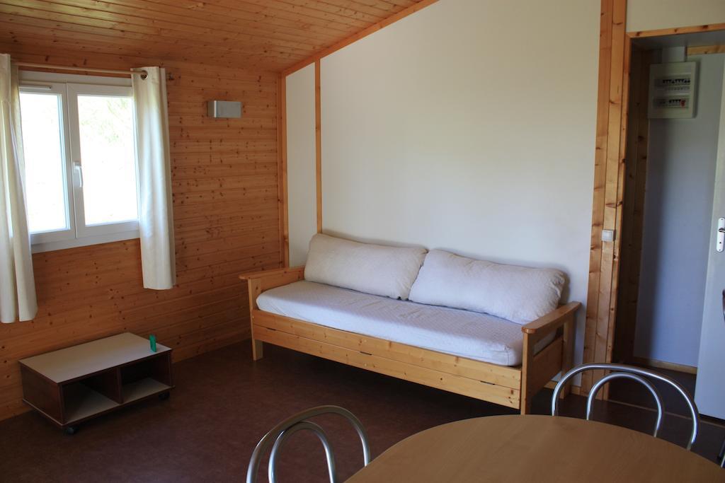 Cottages Du Lac De Miel Beynat Camera foto