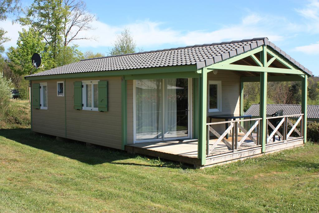 Cottages Du Lac De Miel Beynat Camera foto