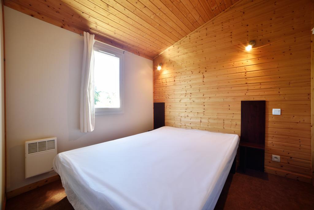 Cottages Du Lac De Miel Beynat Esterno foto